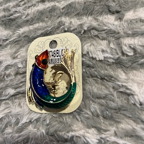 Pin - Picture 3 of 4